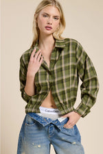 THE CROPPED FLANNEL SHIRT