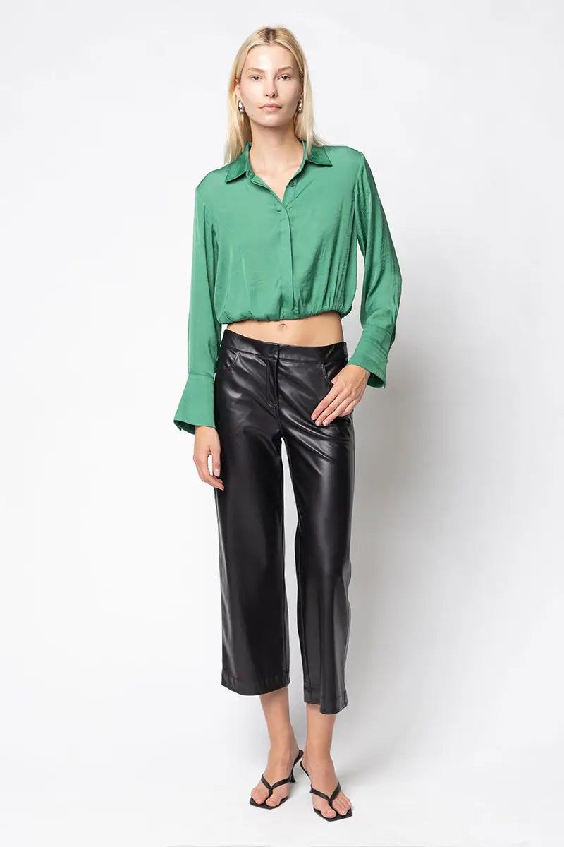 CROPPED BUTTON DOWN BLOUSE WITH ELASTIC HEM