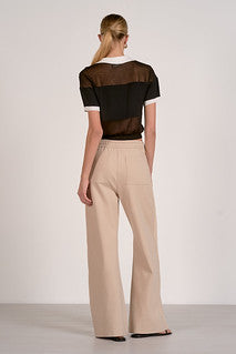 BUTTON DOWN BLACK TOP WITH WHITE COLLAR