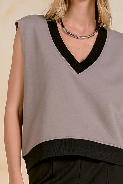SLEEVELESS SPORT VEST