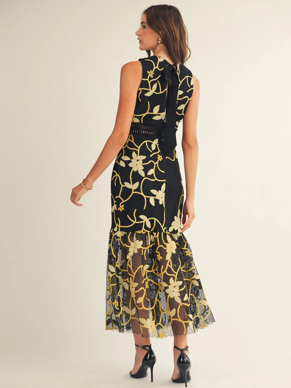 SLEEVELESS V-NECK FLORAL CROCHET MAXI DRESS