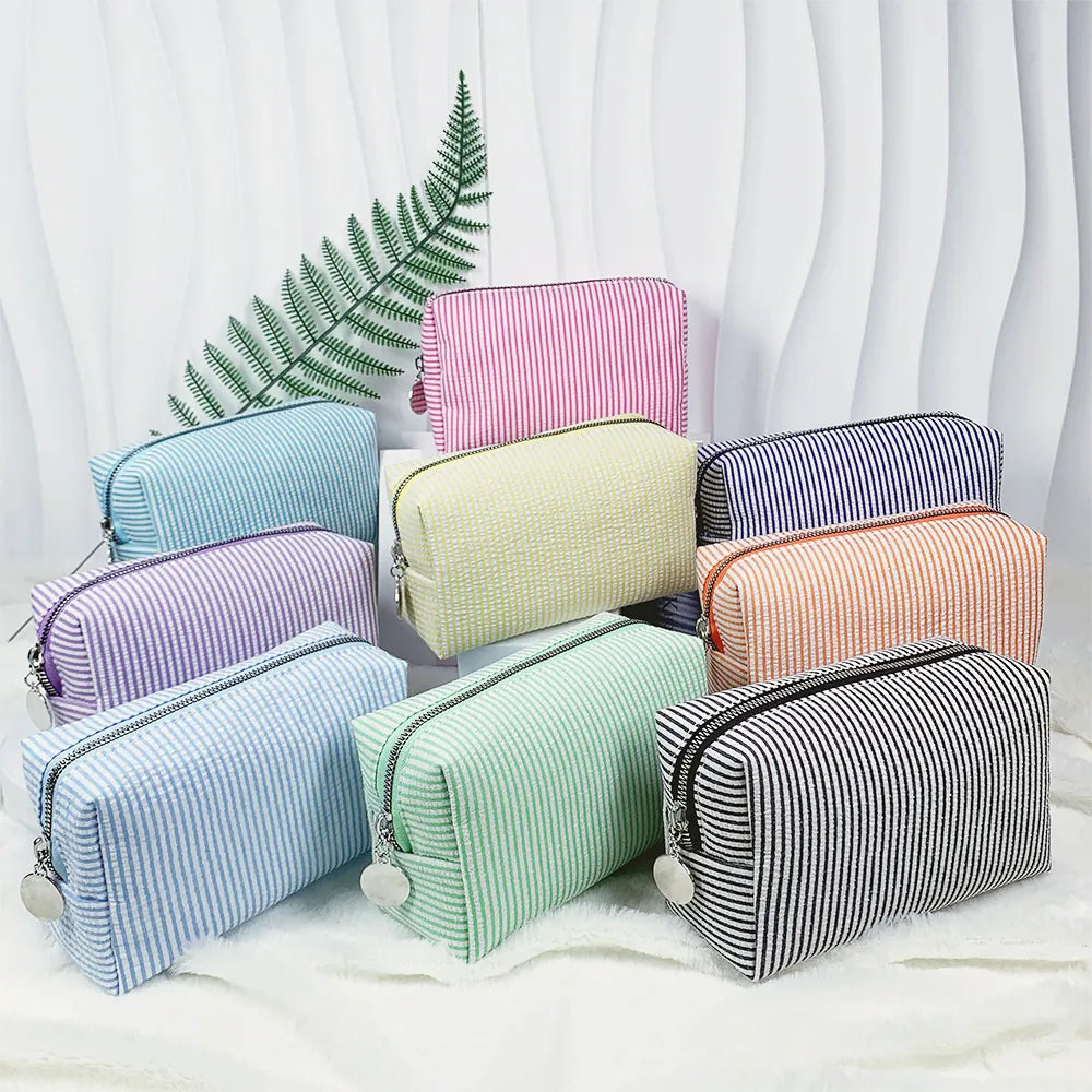 STRIPE SEERSUCKER COSMETIC BAG