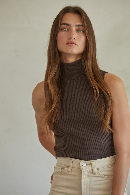 TURTLENECK VEST