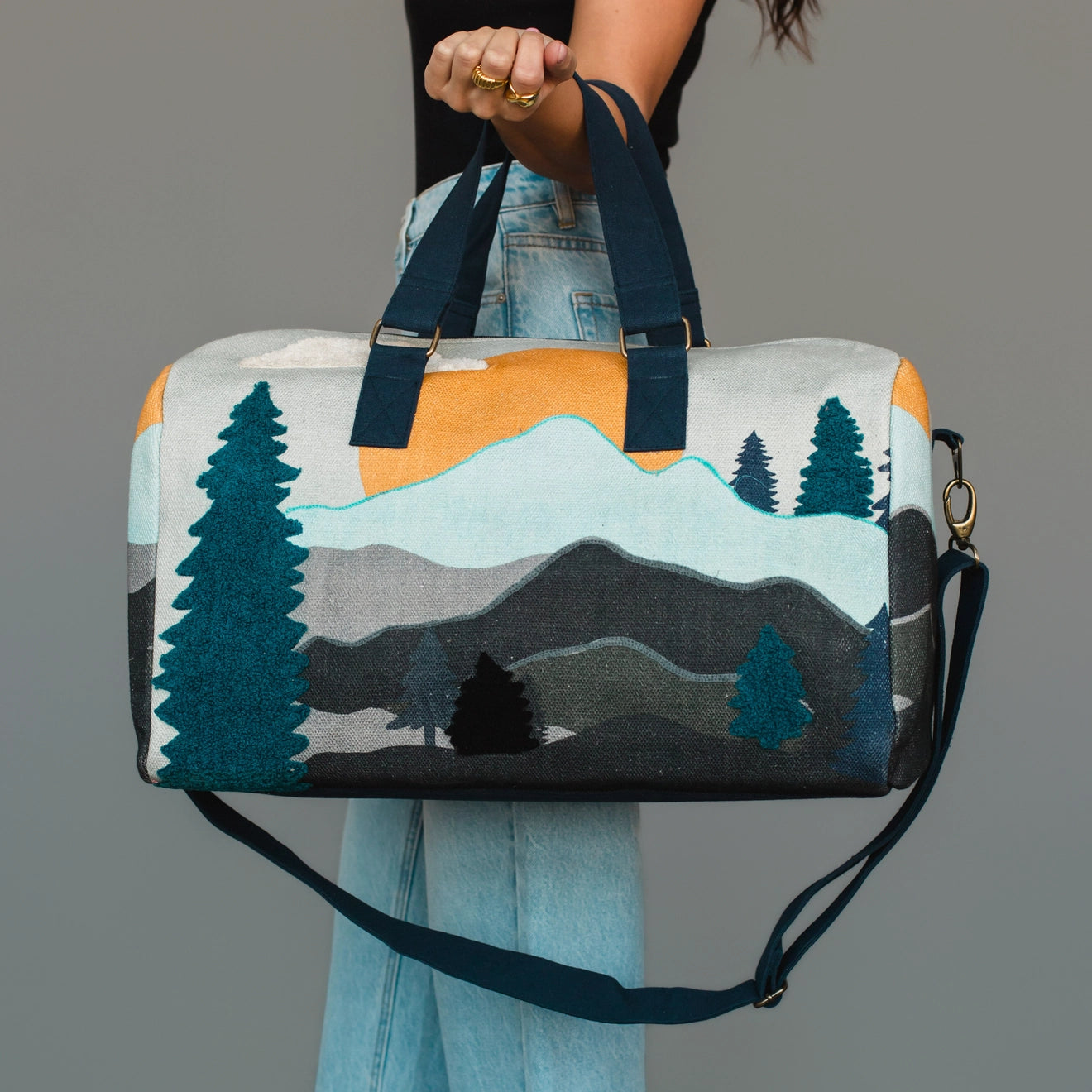MOUNTAIN SCENE DUFFEL BAG